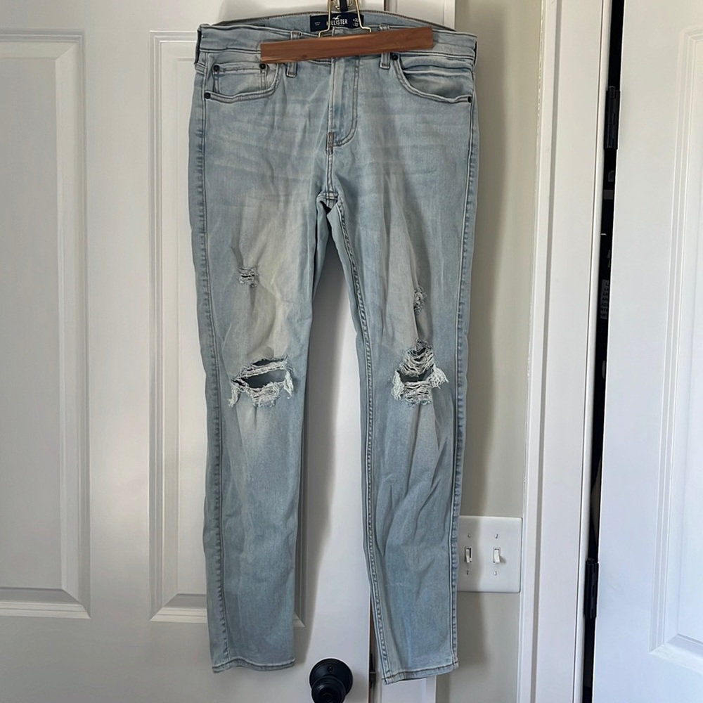 Hollister Jeans - Picture 1 of 7